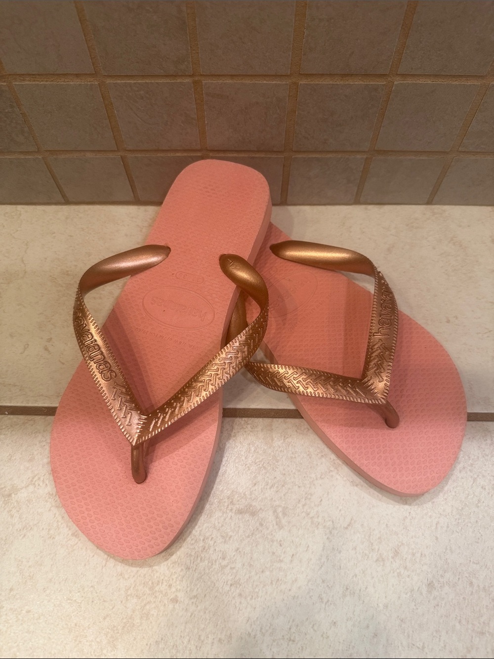 Havaianas Pink Sandals with Metallic Rose Gold Straps